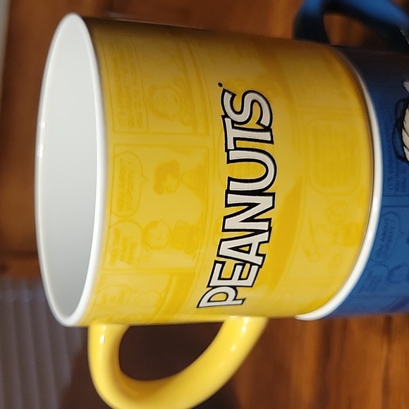 Peanuts Comic Strip Linus & Lucy Stackable Coffee Mugs - Picture 8 of 10